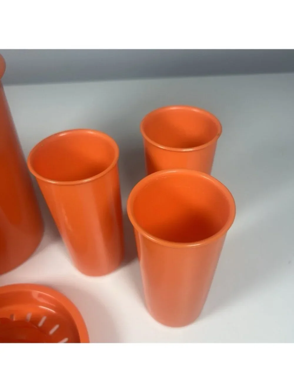 Tupperware 9 pc Orange Juice Set Juicer Pitcher Lid 6 Cups Orange NOS